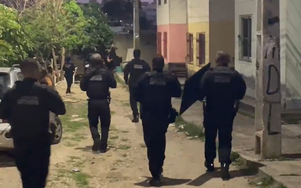 Operação busca identificar envolvidos e materiais usados em homicídios. — Foto: Polícia Civil