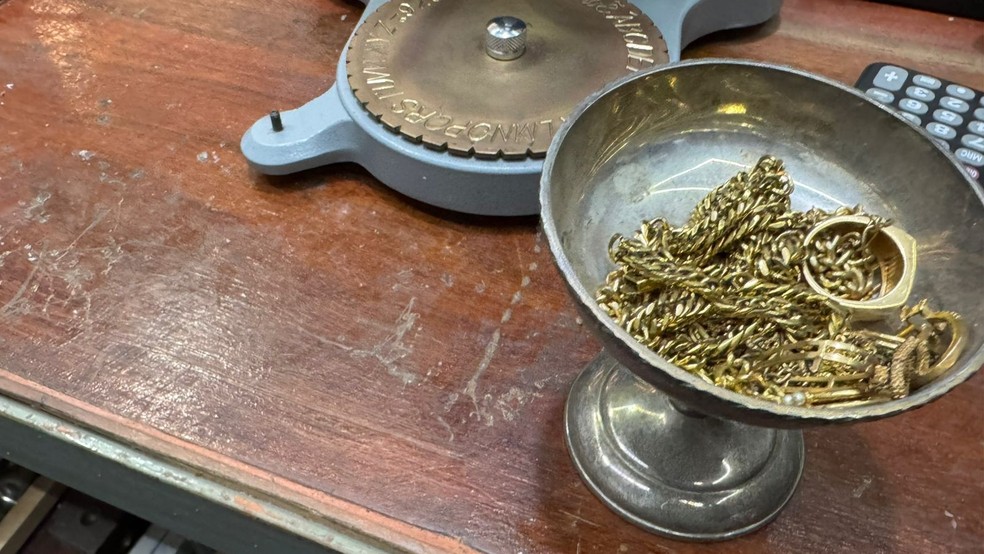 A Pol&iacute;cia Federal realizou uma opera&ccedil;&atilde;o na ter&ccedil;a-feira (30) para identificar e combater um esquema de compra e venda ilegal de ouro na regi&atilde;o de S&atilde;o Jos&eacute; do Rio Preto (SP). &mdash; Foto: Divulga&ccedil;&atilde;o / Pol&iacute;cia Federal