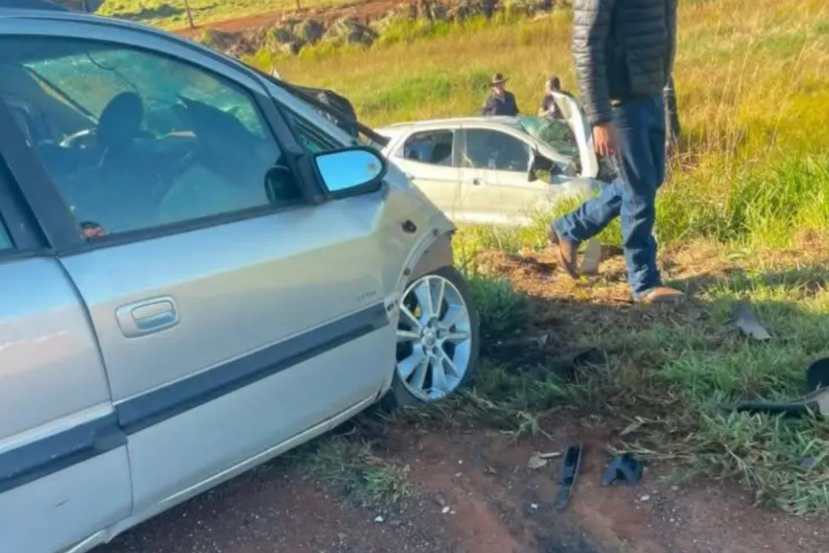 Três pessoas morrem e duas ficam feridas em colisão frontal na BR-463 em MS
