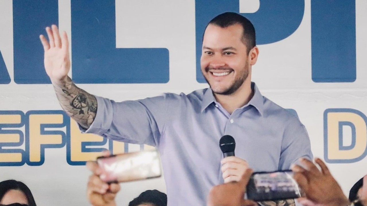 Deputado federal Adail Filho é alvo de operação da PF autorizada por Alexandre de Moraes; prefeito de Coari é afastado