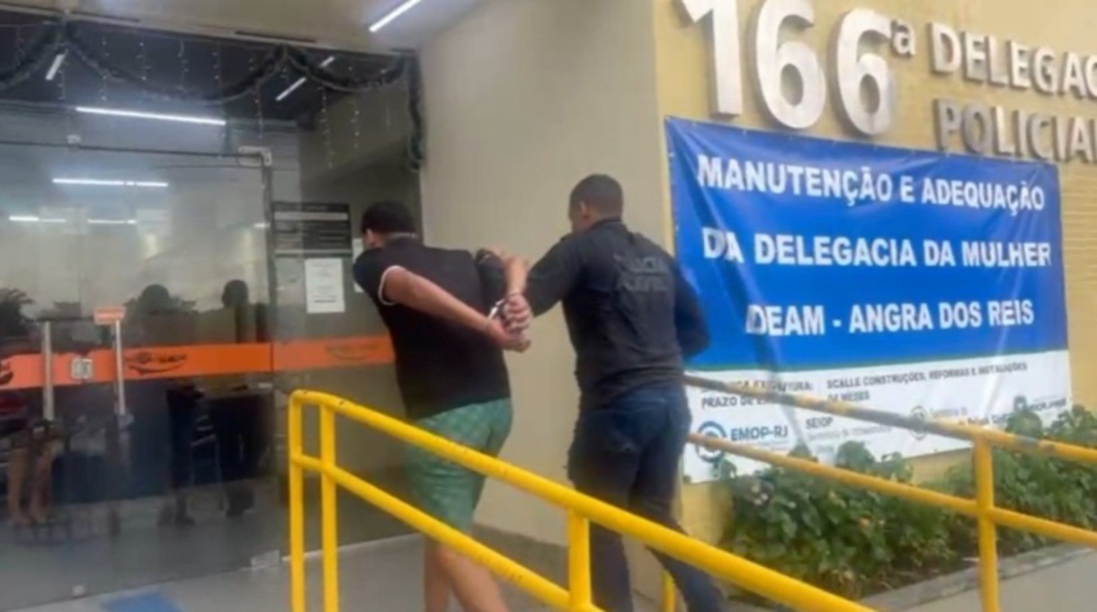 Polícia Civil prende jovem e central de monitoramento do tráfico é desativada em Angra dos Reis