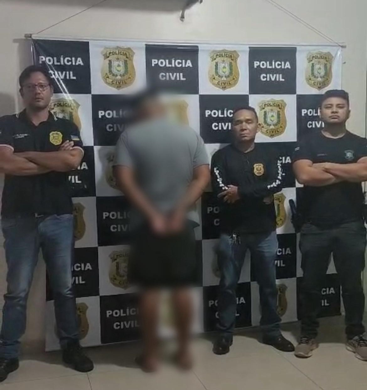 Homem é preso acusado de agredir companheira grávida com joelhada na barriga, no Amapá
