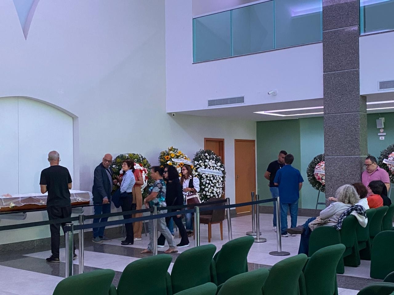 Corpo de Angela Ro Ro é velado em cemitério no Caju, Zona Portuária do Rio