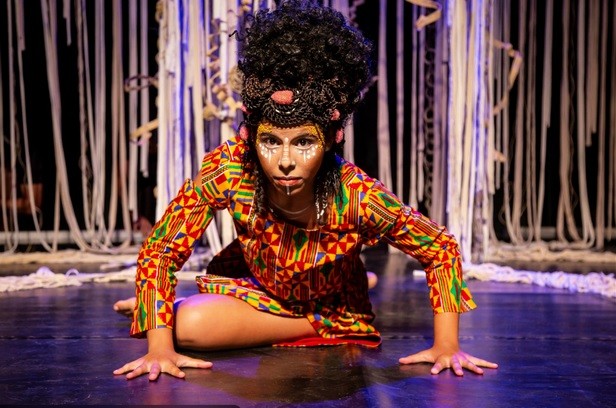 Destaque do teatro infantil brasileiro, o premiado espetáculo Emaranhada faz temporada inédita em Belém