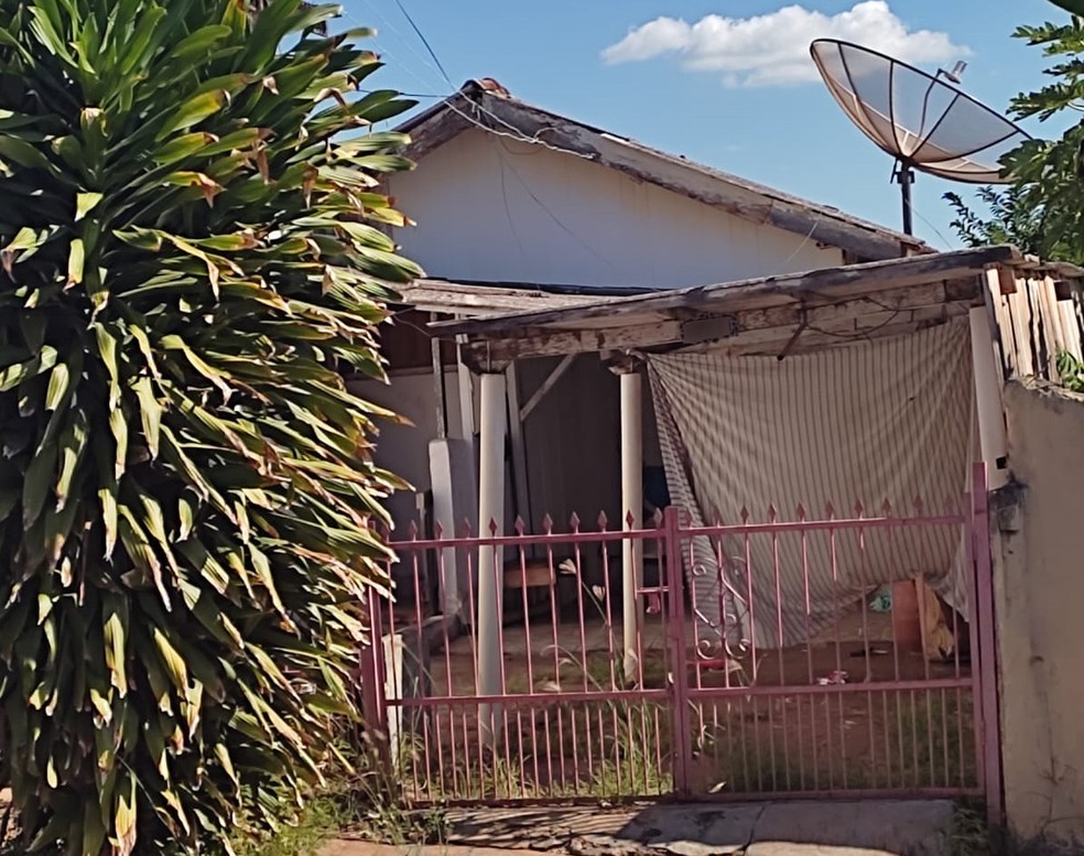 Residência onde mulher era mantida em cárcere privado e estuprada, em Adamantina (SP) — Foto: Polícia Civil