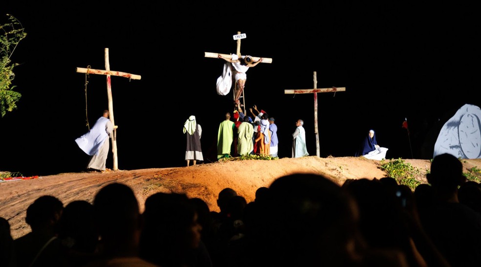 Encenação da Paixão de Cristo na Vila da Páscoa em Aracaju. — Foto: Igor Matias