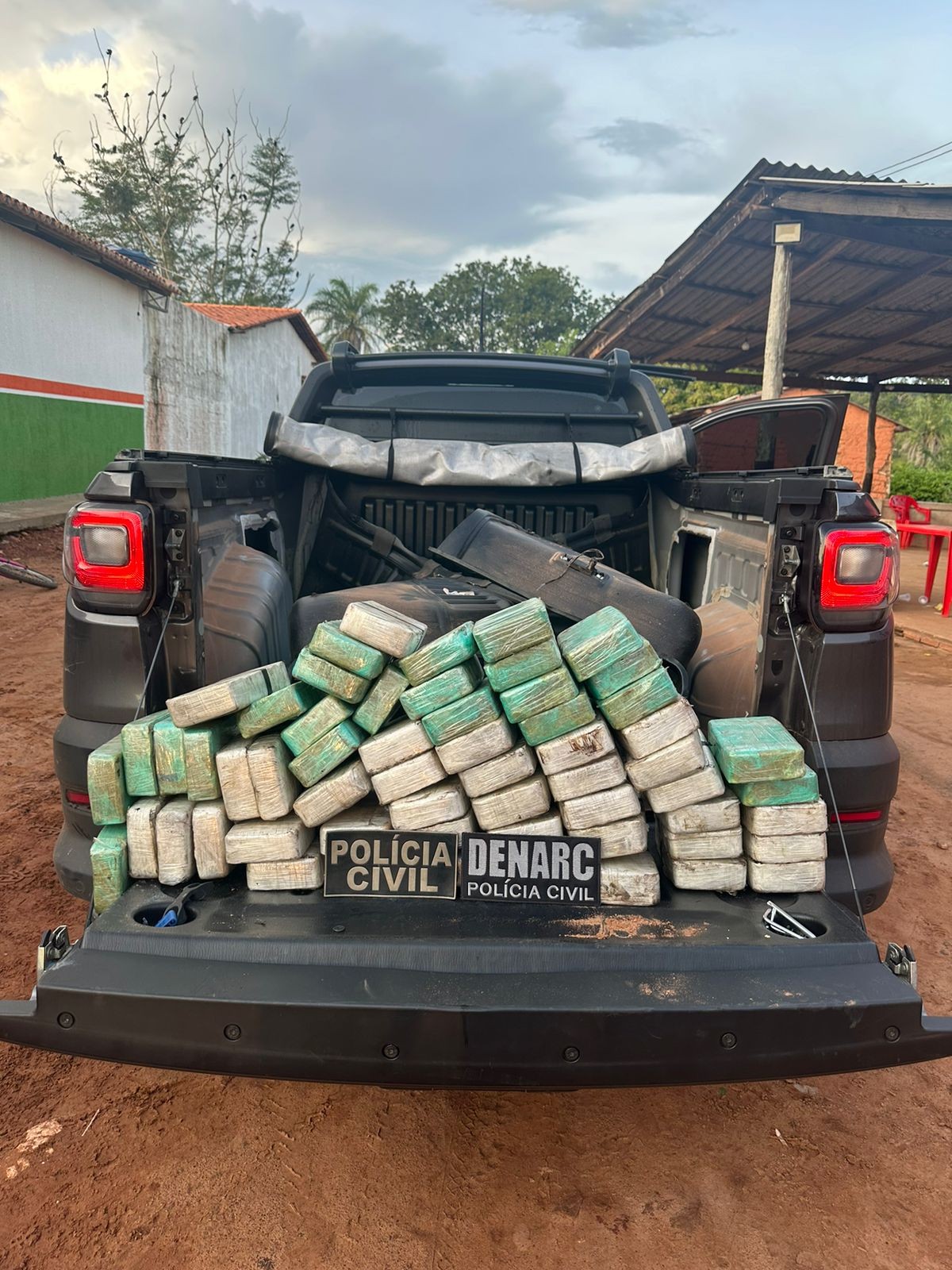 59 kg de crack são apreendidos em fundo falso de veículo em Grajaú
