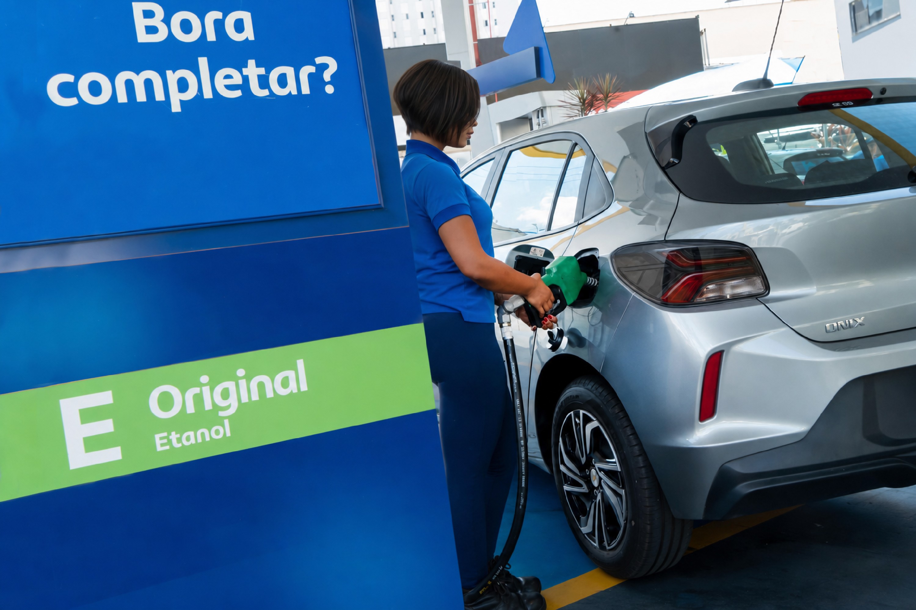 Etanol do posto pode receber corante verde e gosto amargo para não ser usado em bebidas falsas