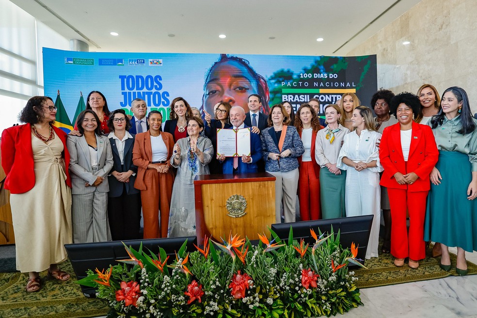 Lula sanciona leis que criam cadastro nacional de condenados por violência doméstica. — Foto: Ricardo Stuckert/ Presidência da República