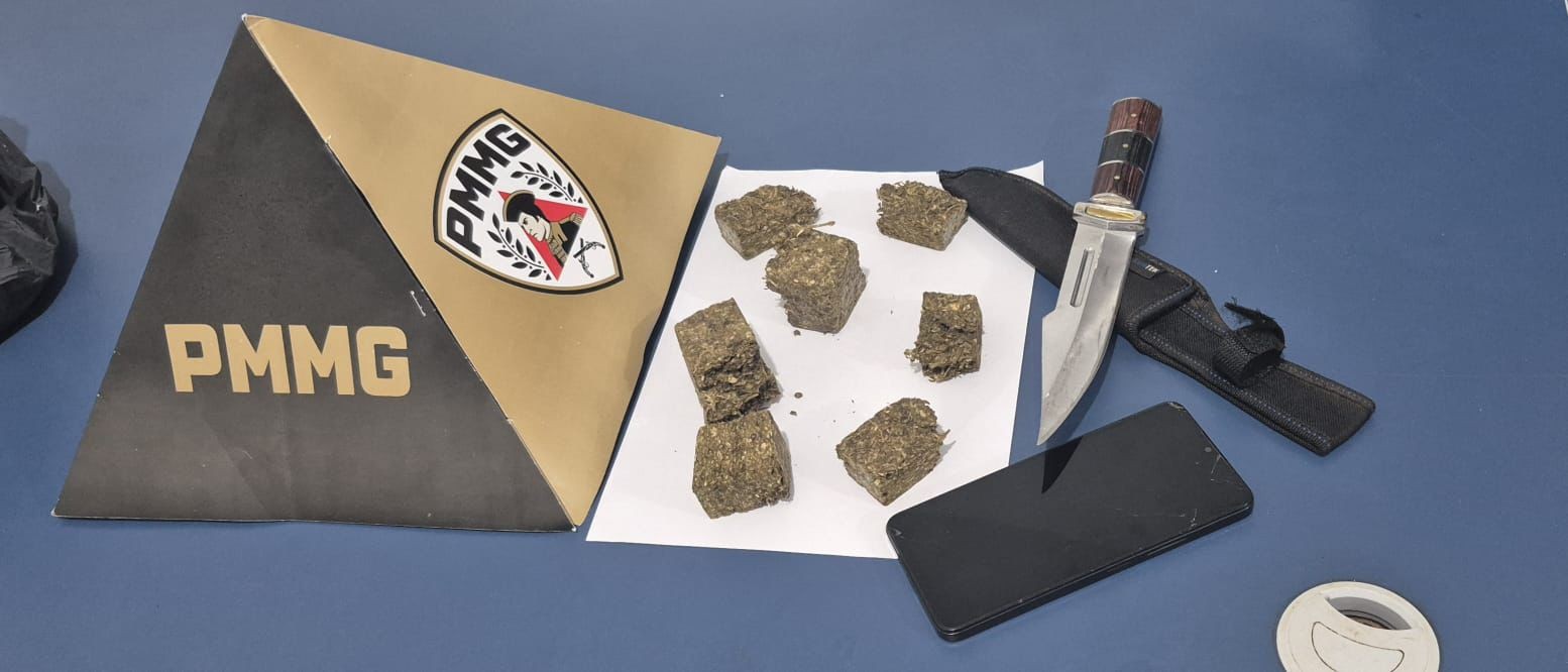 Homem com tornozeleira eletrônica é preso com barras de maconha em São José da Safira