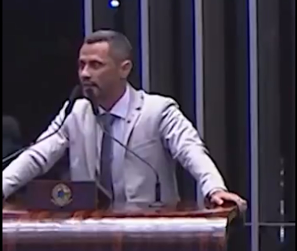 Vídeo mostra discurso de Cleitinho antes de passar mal no Senado