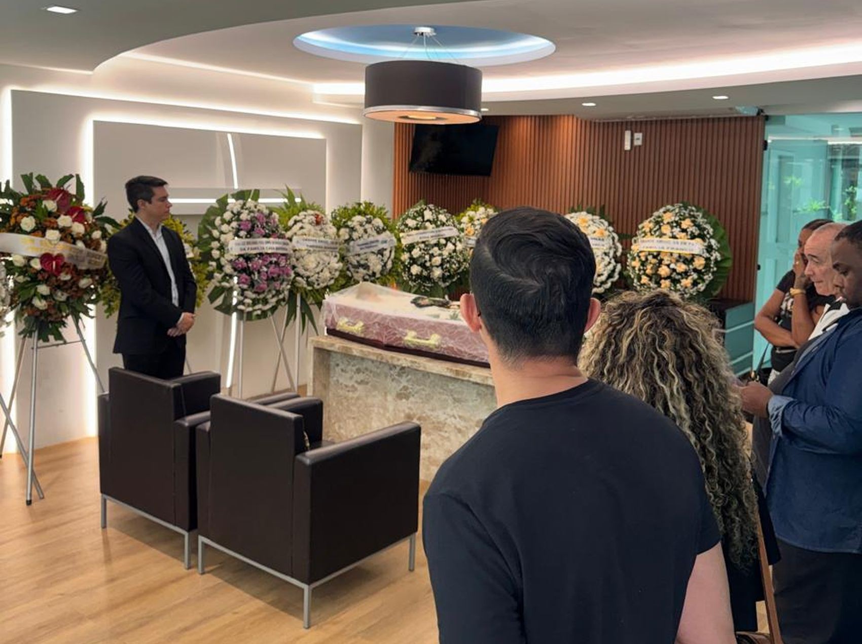 Amigos se despedem do colunista Marcos Raffou em Aracaju