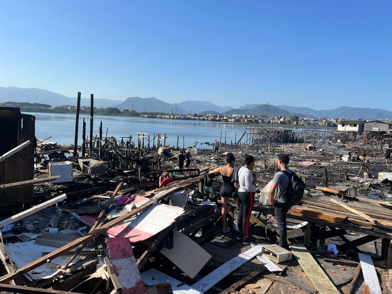 Veja como ajudar as vítimas do incêndio no Caminho São Sebastião