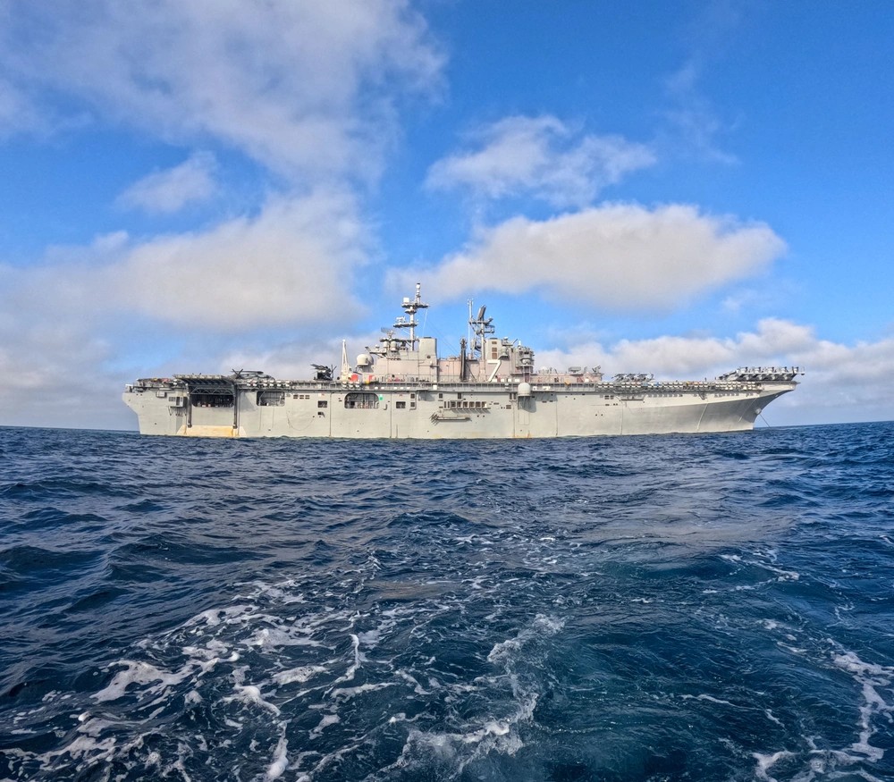 Soldado dos EUA é declaro morto após cair de navio de guerra durante operação no Caribe