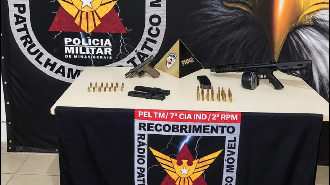 PM apreende fuzil e encaminha à delegacia suspeito de chefiar o tráfico na porta da escola do filho na Grande BH