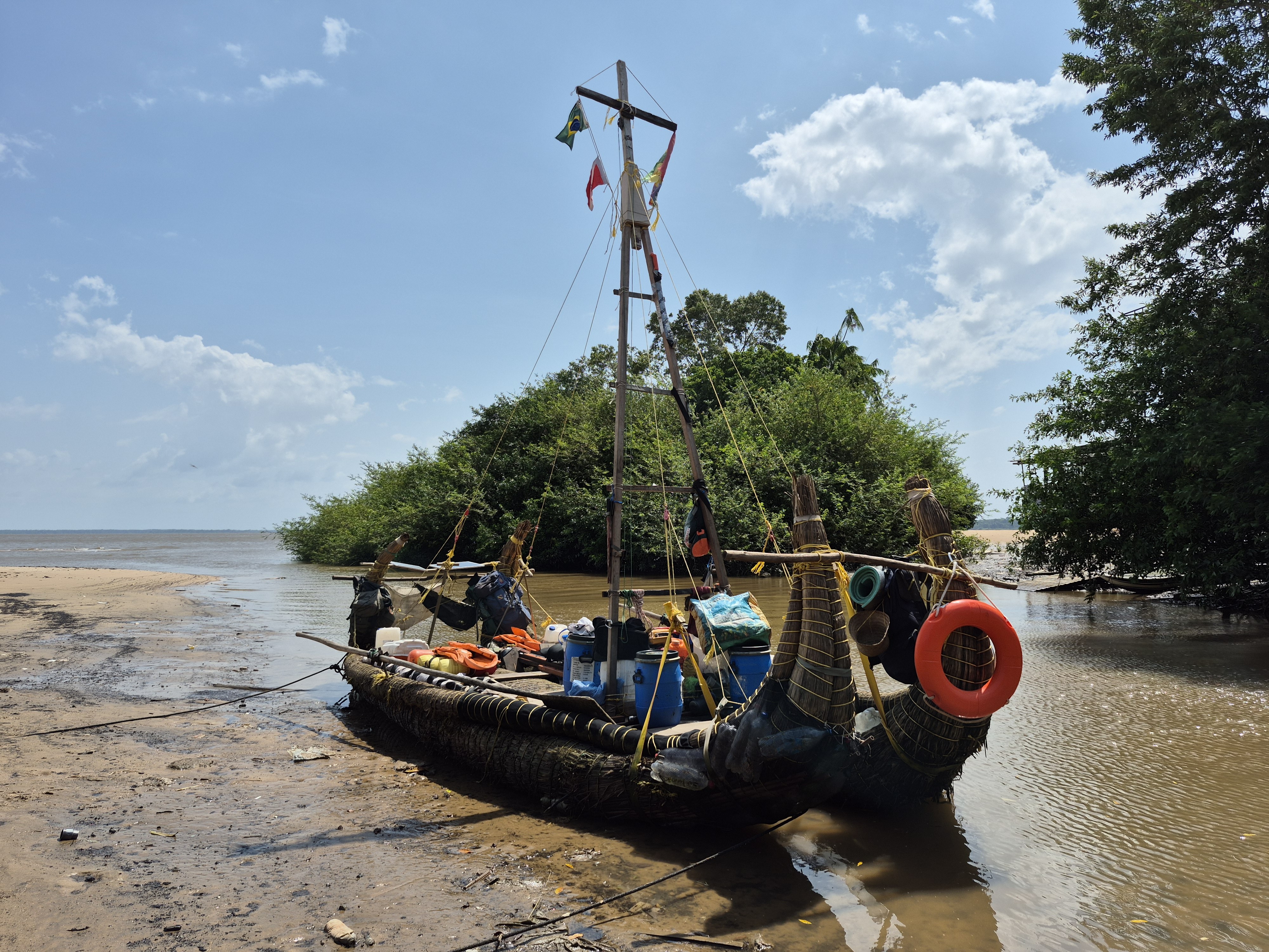 Franceses encerram expedição de três meses pela Amazônia com chegada ao Amapá; VÍDEO