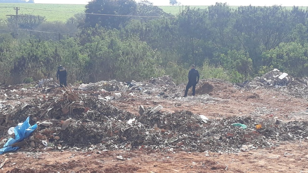 Polícia de Leme e GCMs de Vargem Grande do Sul e Capivari procuram partes de homem que foi esquartejado — Foto: GCM de Vargem Grande do Sul