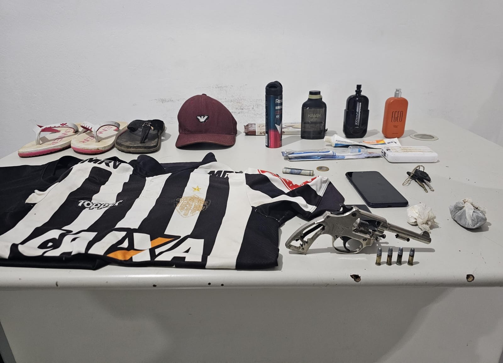 Irmãos suspeitos de envolvimento com o tráfico e homicídios em Pirapora, Várzea da Palma e Lassance são alvos de operação 