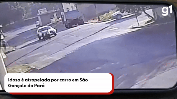 VÍDEO: Motorista não percebe idosa atravessando rua e passa com o carro por cima dela em MG
