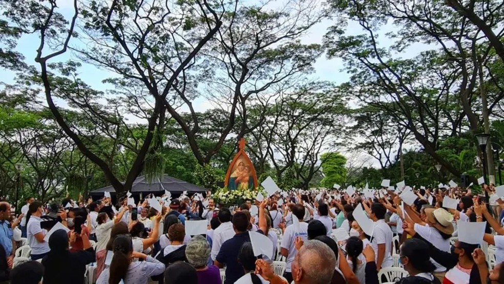 O movimento tem como objetivo formar uma "nova comunidade", com forte devoção mariana — Foto: Cortesia Schoenstatt América via BBC