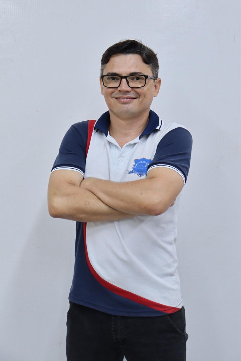 Rubens Lopes Netto, de 40 anos, é um dos 19 finalistas da competição que tinha, ao todo, 600 professores de todo o Brasil. — Foto: Arquivo Pessoal