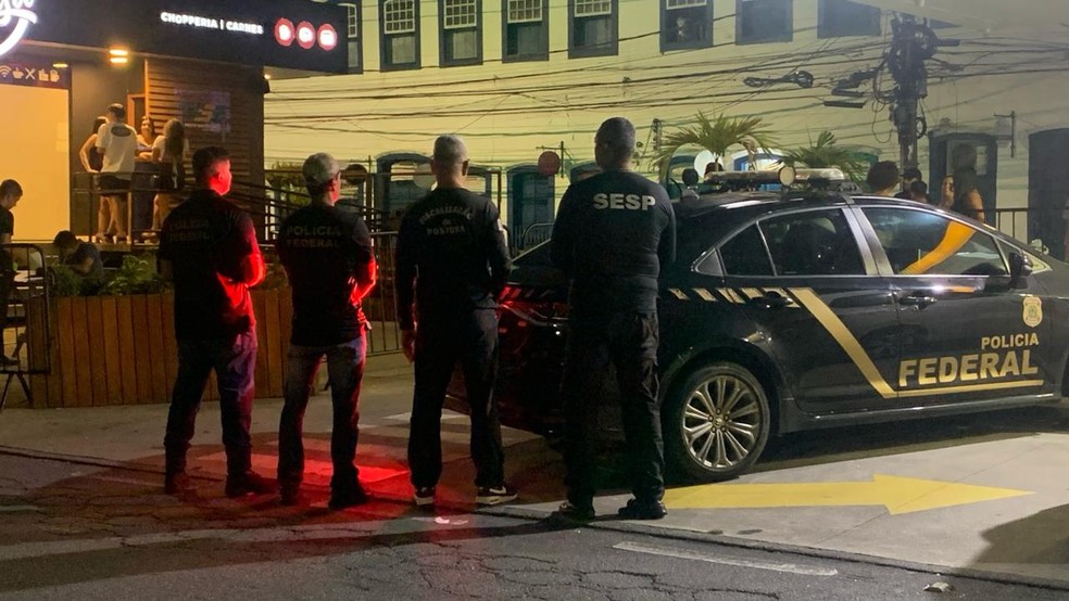 Fiscalização da PF em empresas de segurança privada em Angra dos Reis — Foto: Divulgação/Polícia Federal