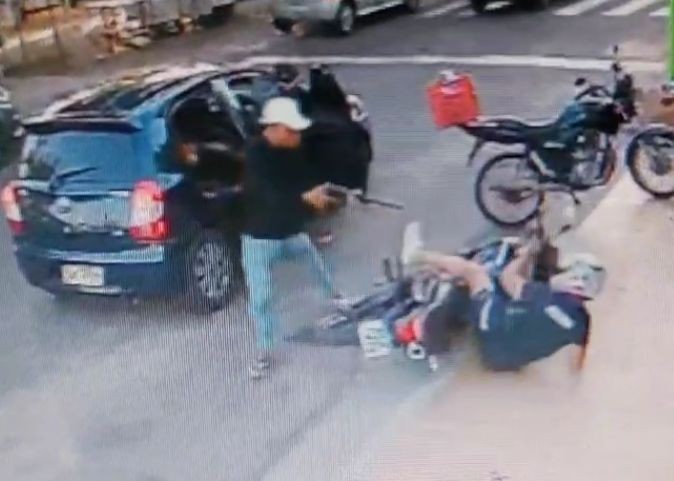 Homem fica preso por 2h dentro da mala do próprio carro enquanto criminosos praticam assaltos em Natal; veja vídeo