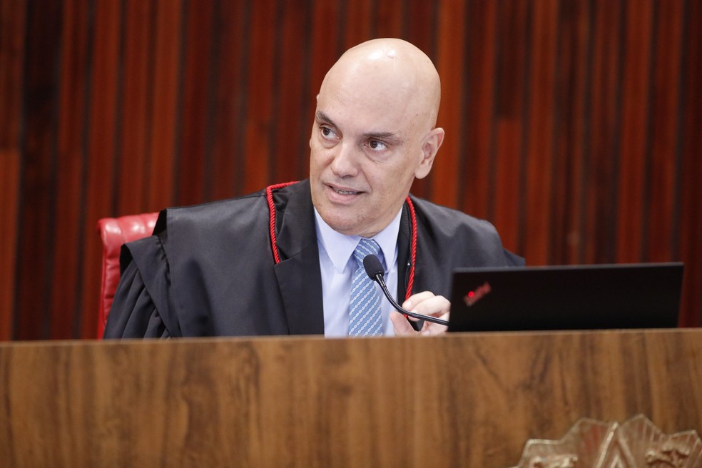 Moraes em sessão no Tribunal Superior Eleitoral, nesta quarta-feira (29). — Foto: Alejandro Zambrana/Secom/TSE