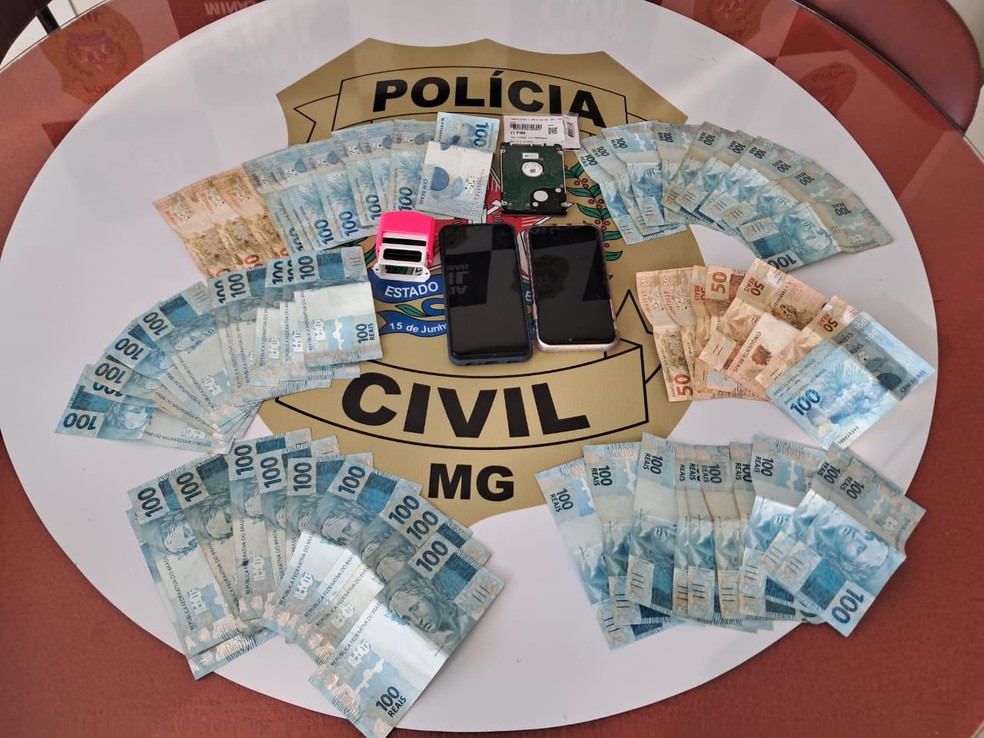 Parte dos materiais apreendidos pela PC — Foto: Polícia Civil