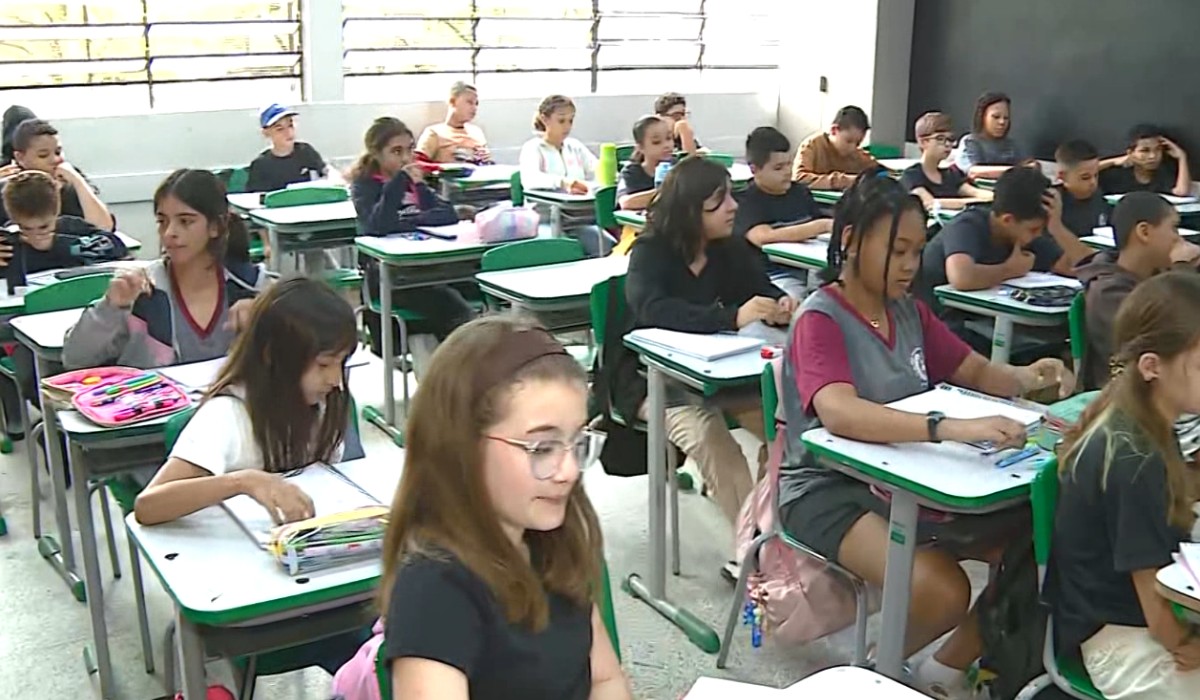 Sem uniformes e em 'clima de adaptação', programa de escolas cívico-militares inicia em 6 colégios da região de Campinas