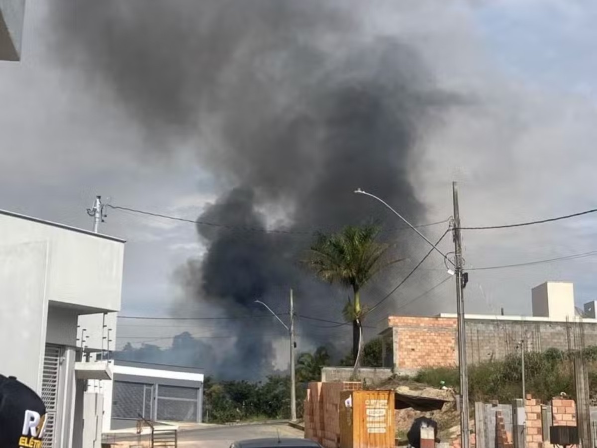 Fábrica de chumbo pega fogo em Santo Antônio do Monte