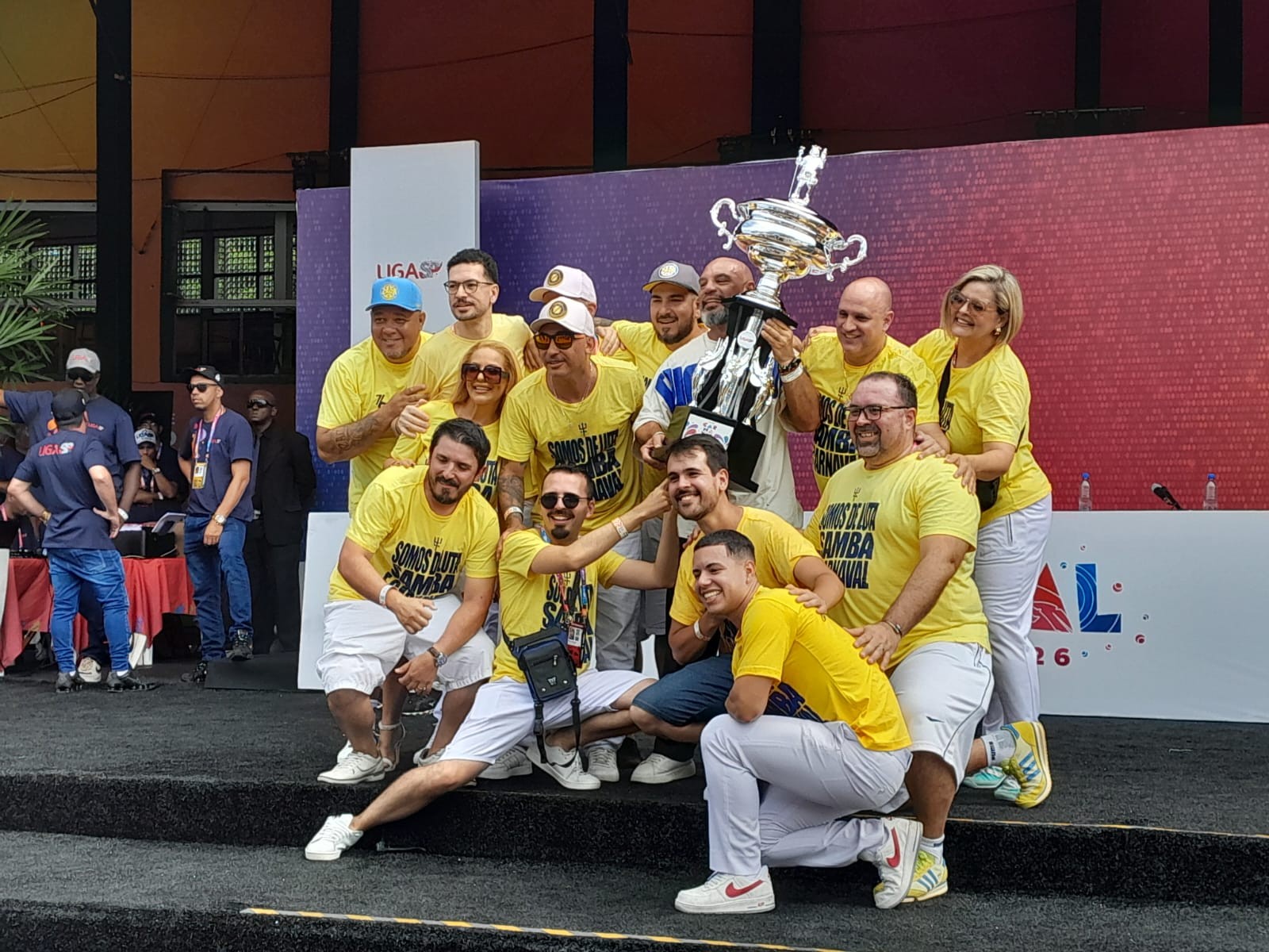 Tucuruvi é campeã do Grupo de Acesso e estará de volta à elite do Carnaval de SP em 2027; vice ficou com a Pérola Negra