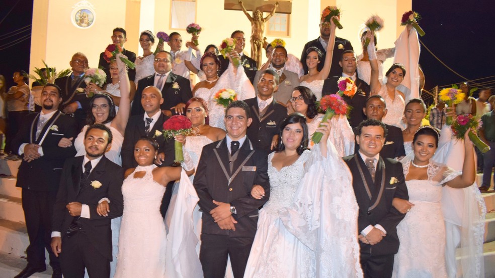 Nádia e Frederico se casaram no primeiro ano do projeto, com cerimônia em junho de 2017.  — Foto: Escola de Saberes de Barbalha/Divulgação