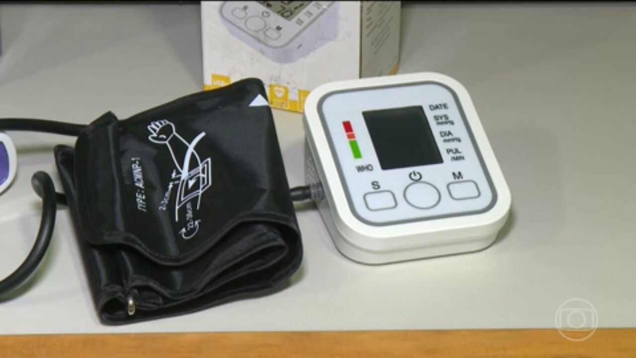 Balanças, termômetros, inaladores: equipamentos médicos piratas dominam vendas online e podem oferecer risco à saúde