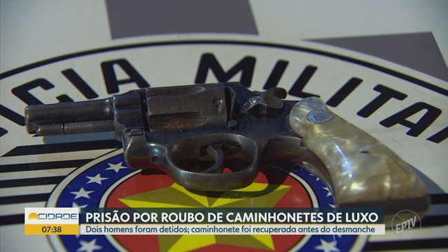 Polícia recupera caminhonete roubada que seria levada para desmanche em Campinas