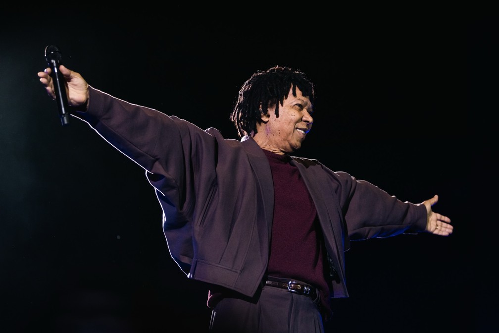 Djavan canta 27 músicas no show, incluindo 'lados b' como 'Quase de manhã', 'Miragem' e 'Me leve' no roteiro de sucessos — Foto: Staff Images / Divulgação Allianz Parque