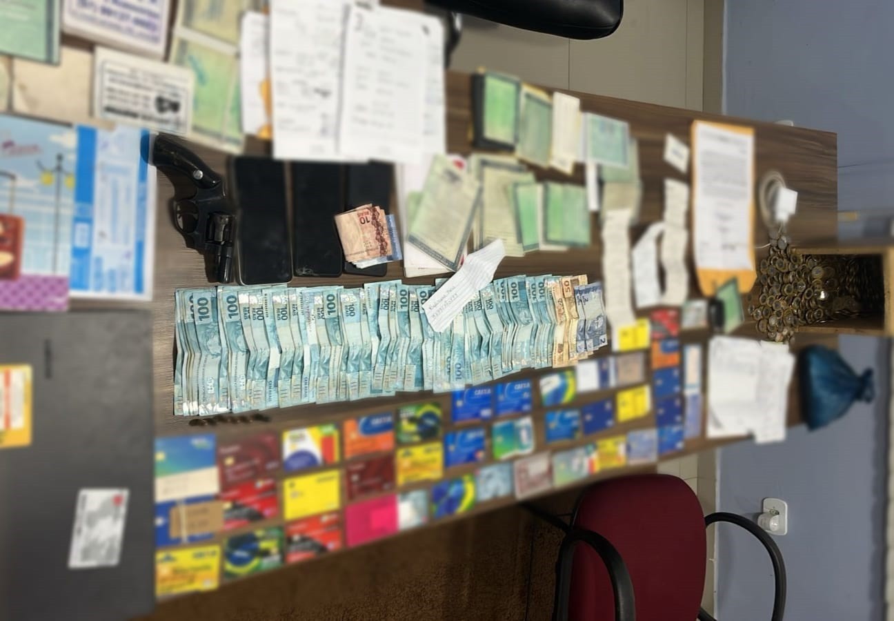 Homem é preso por extorsão e agiotagem com R$ 9 mil e armas no AM