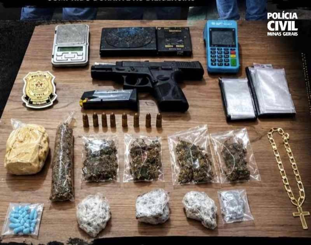 Polícia Civil apreende pistola, drogas e veículo durante operação de combate ao tráfico em Porteirinha