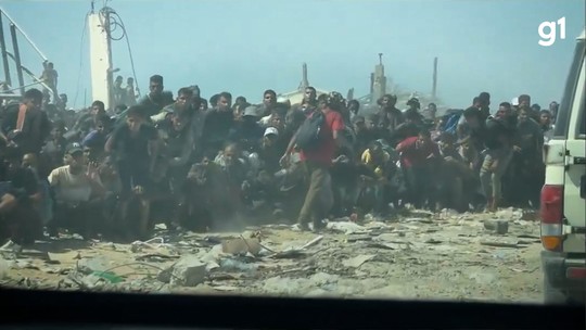 VÍDEO divulgado por agência da ONU mostra multidão em Gaza avançando sobre caminhão que trazia comida: 'Famintos'