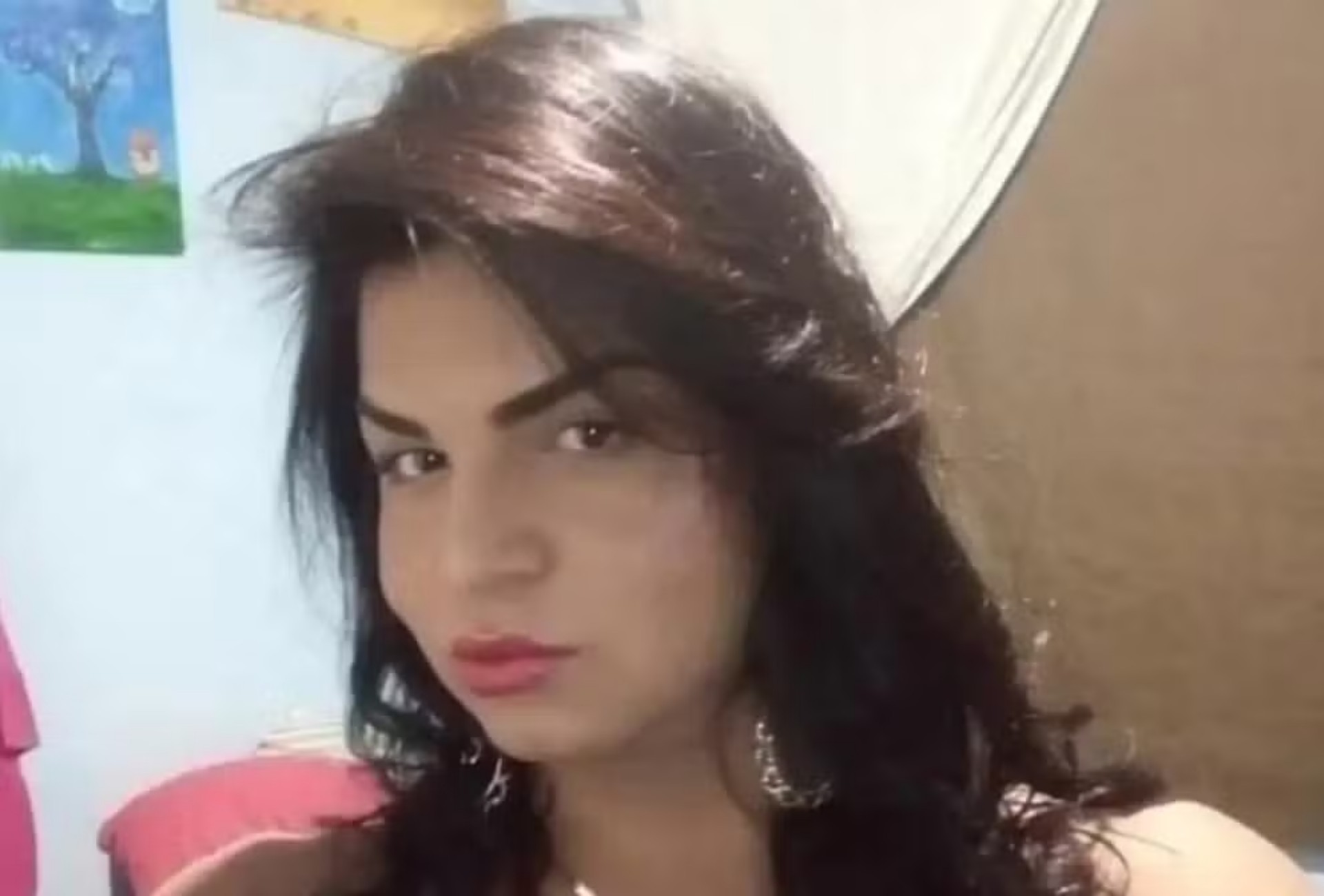 Justiça condena mulher por morte de transexual queimada no MS