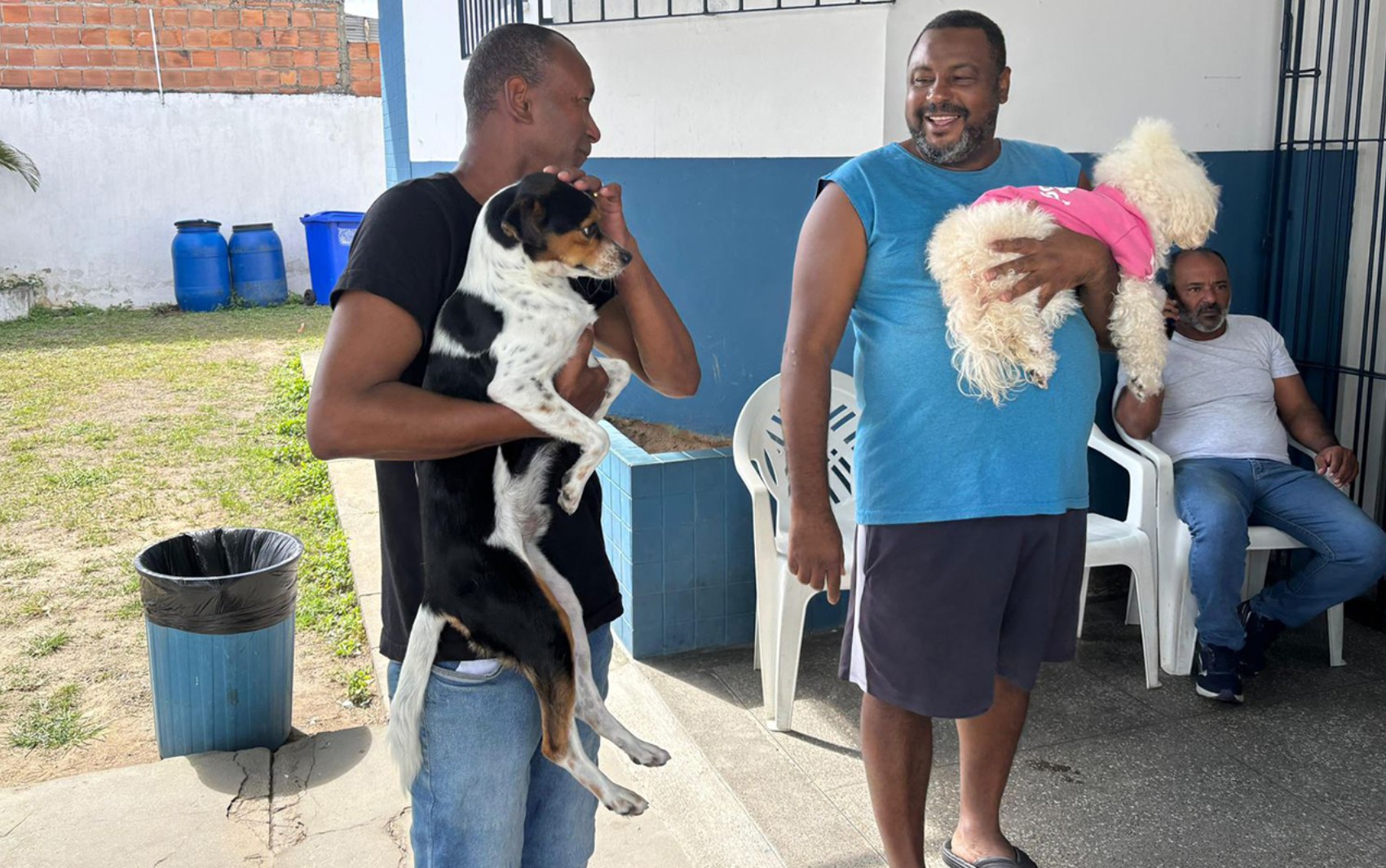 Feira de Santana inicia campanha de vacinação antirrábica neste sábado; confira os bairros atendidos
