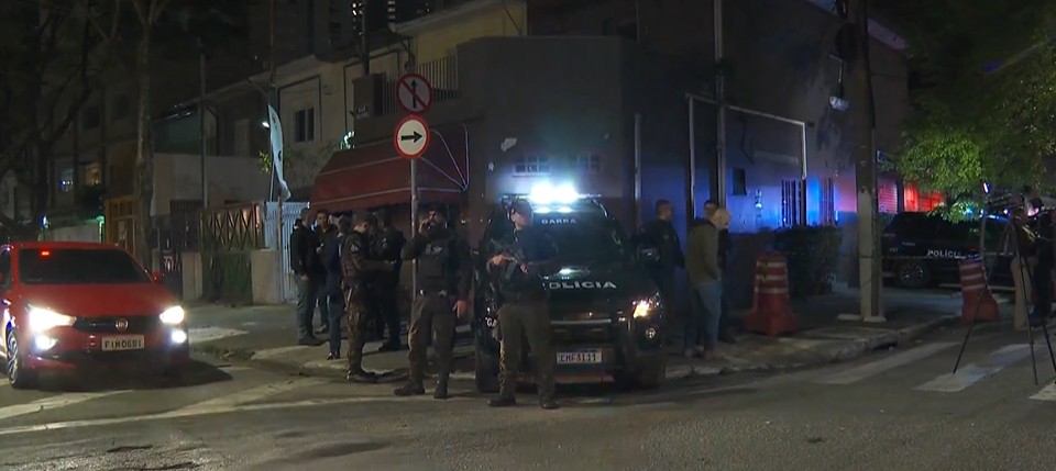 Delegado do Demacro sofre tentativa de assalto e atira contra criminoso em Pinheiros, na Zona Oeste de SP