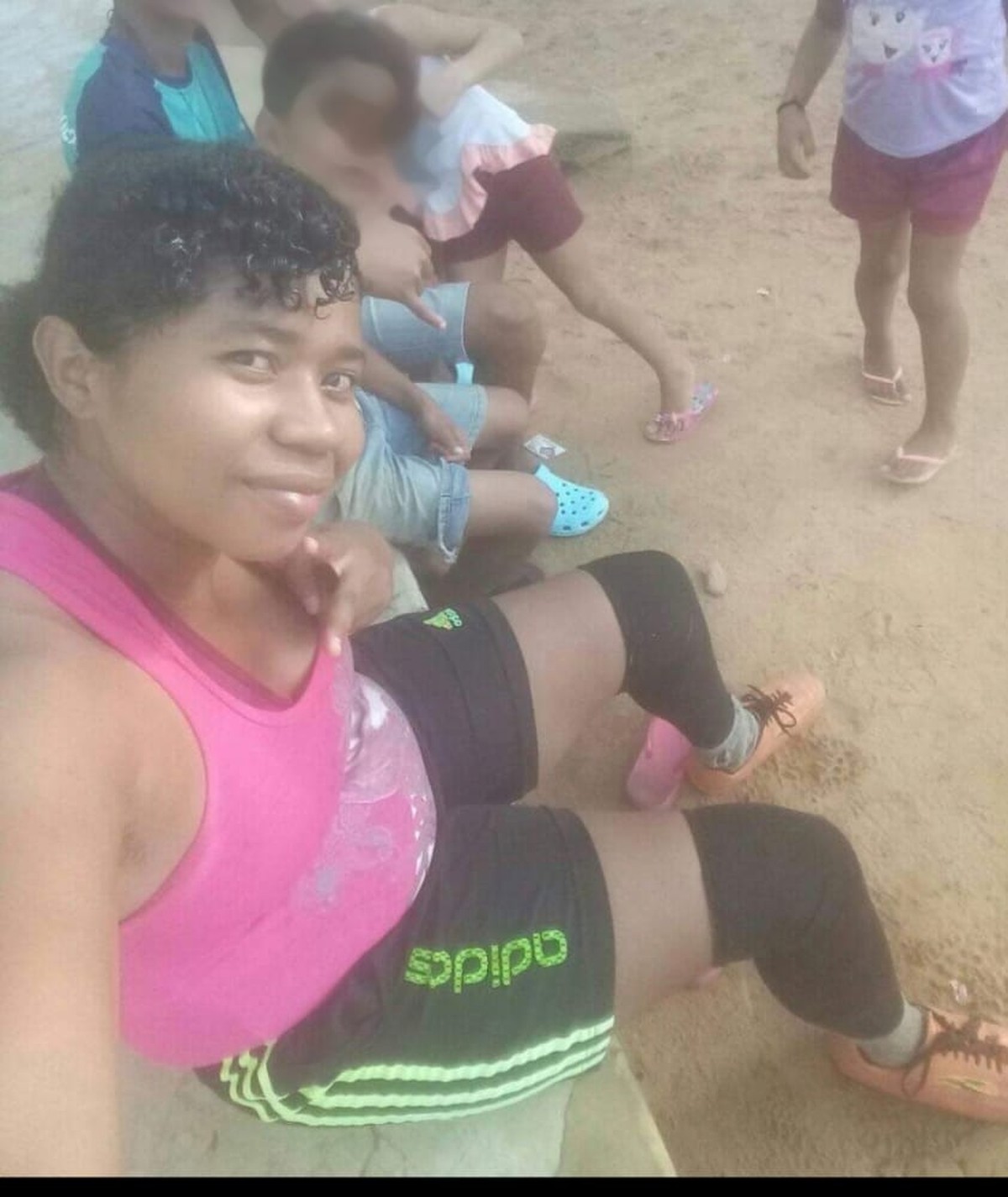 Mulher é morta com quatro golpes de faca dentro de casa no Sul do Piauí e  marido é suspeito do crime | Piauí | G1