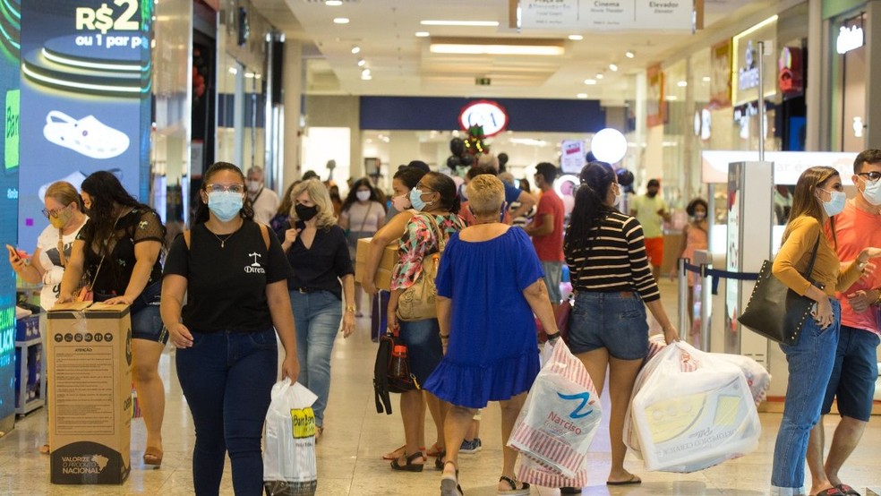 Lojas de shoppings de Fortaleza podem funcionar normalmente em 2 de novembro, feriado do Dia de Finados — Foto: Fabiane de Paula/SVM