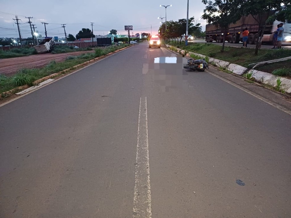 Motociclista morre após cair de moto na BR-230, no sul do Maranhão — Foto: Divulgação/PRF