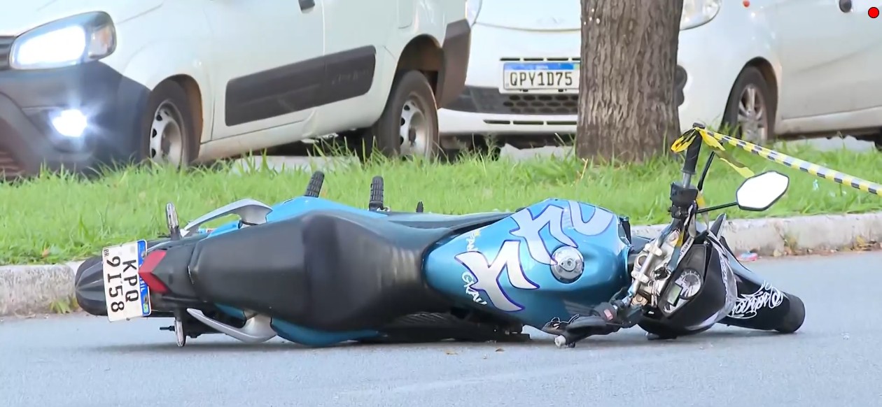 Motociclista sem CNH que dirigia moto com 4 pessoas e causou acidente com duas mortes muda versão e nega que era o condutor