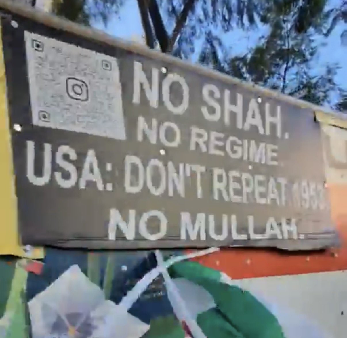 Caminhão avança sobre manifestantes durante ato contra regime do Irã em Los Angeles