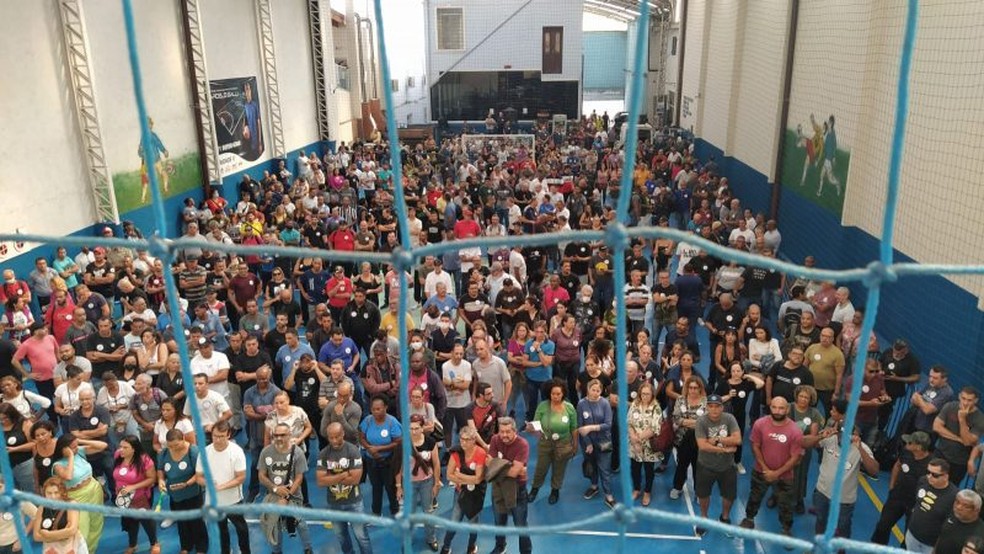 Funcionários da Fundação Casa decidem em assembleia manter greve após  oferta de reajuste de salários em 6%, São Paulo