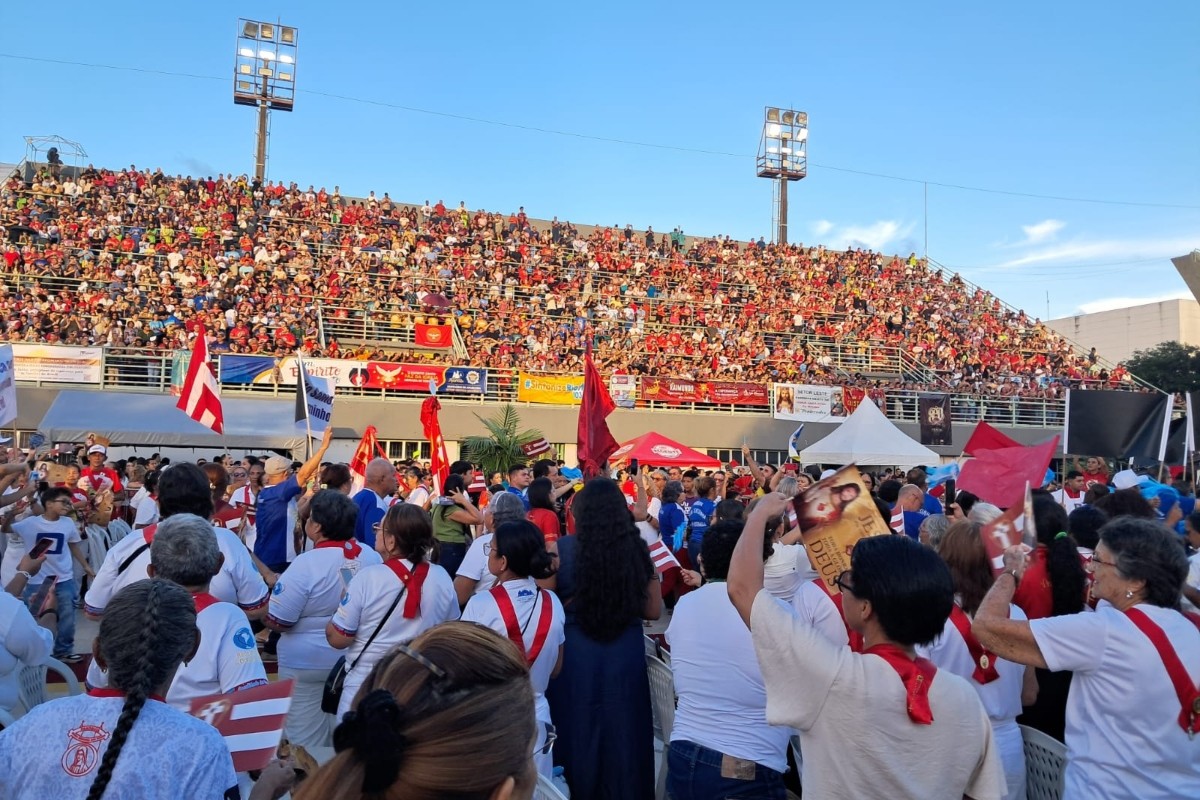 Pentecostes reúne fiéis em Manaus e reforça mensagem de esperança