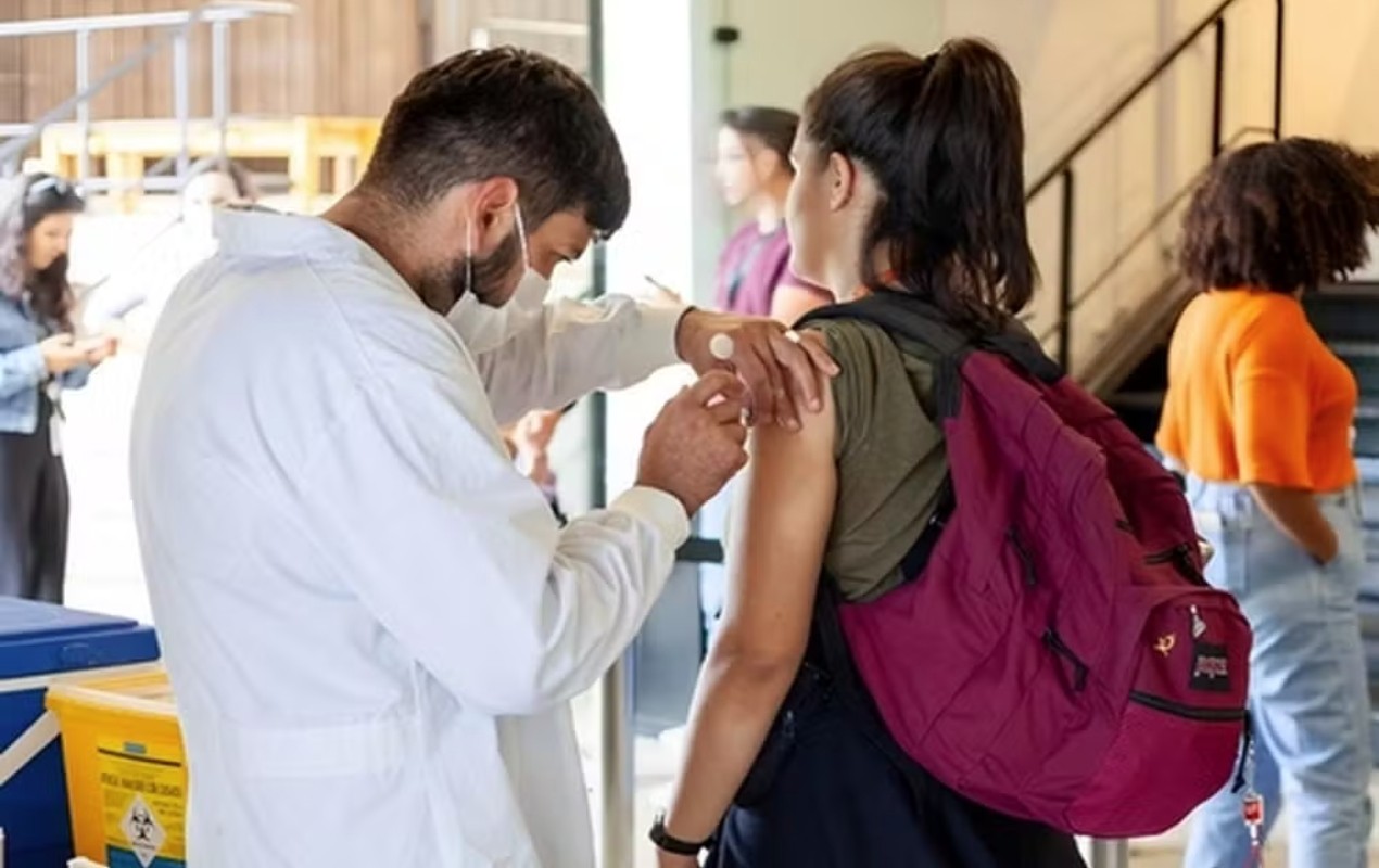 São Paulo realiza 'Dia D' de vacinação contra gripe; Goiás enfrenta desafios
